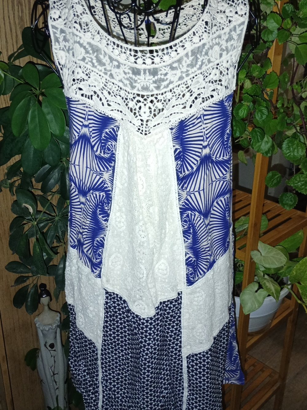 Lace-Panel White and Blue Summer Dress - Picture 3 of 9
